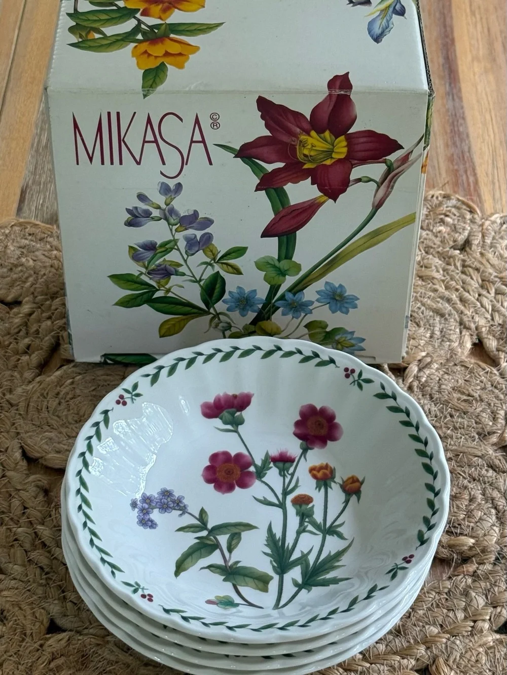 Mikasa Summer Symphony Fruit Bowls, Set of Four